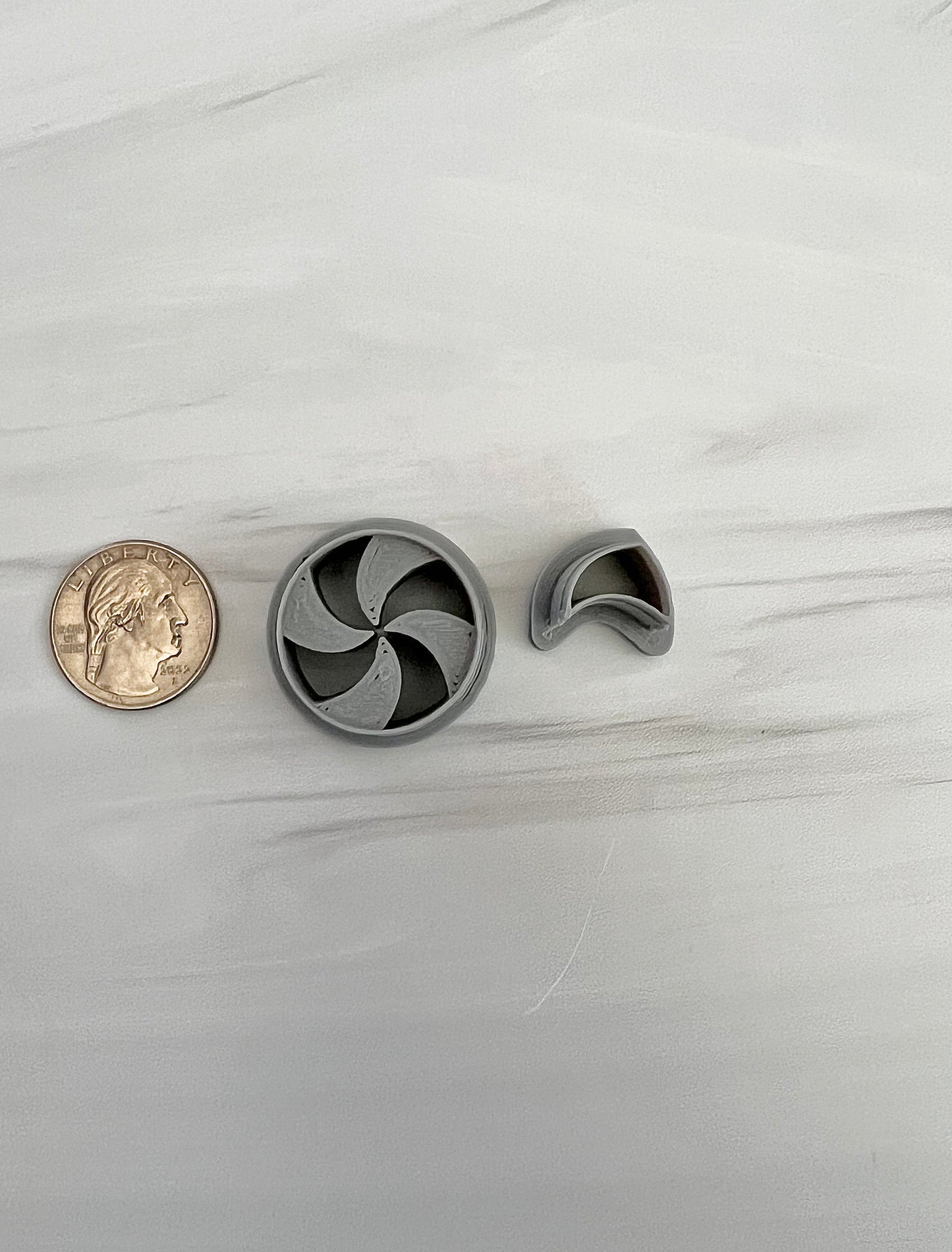 Peppermint Cutter with Separate Swirl