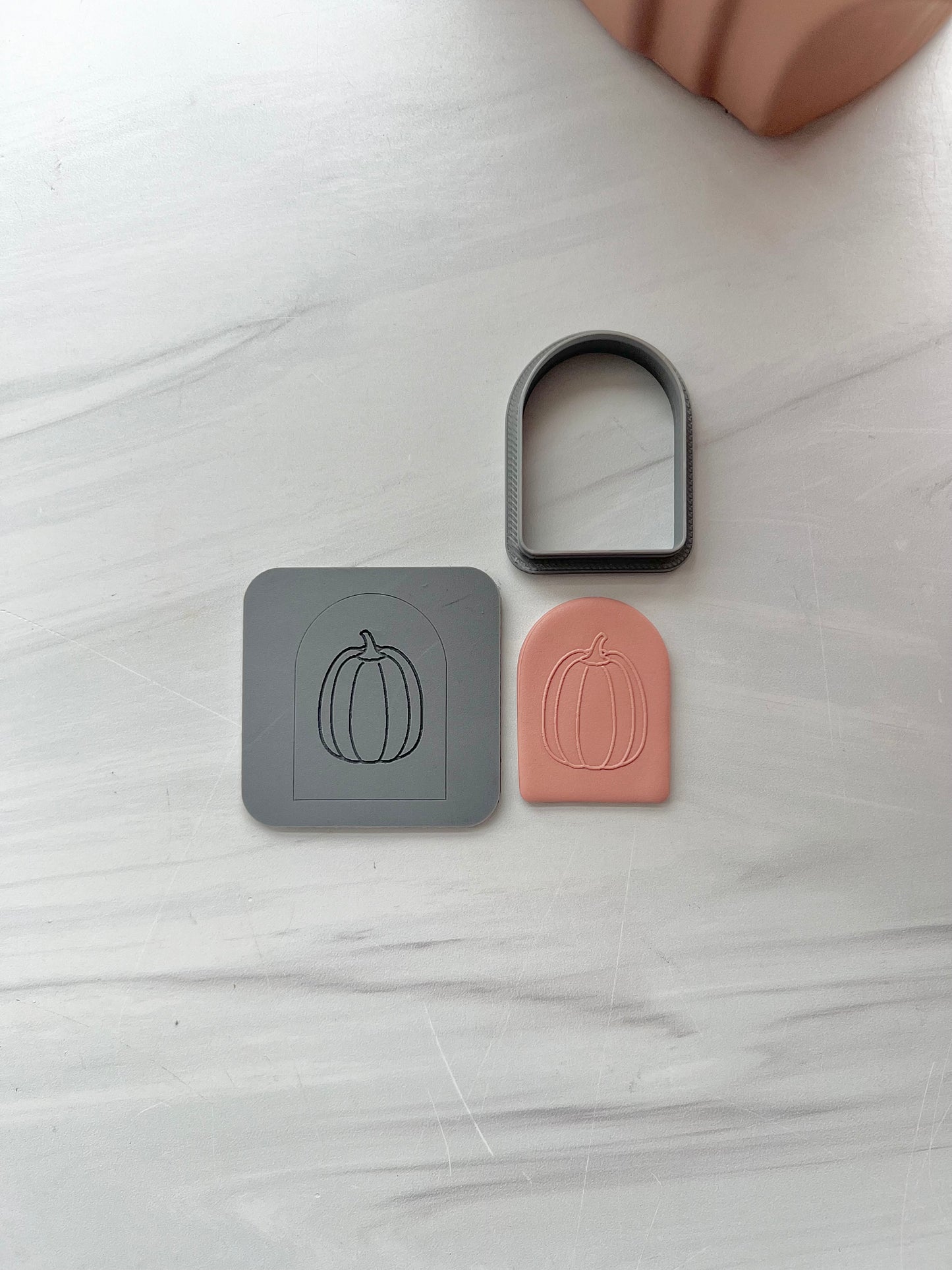 Pumpkin Texture Square with Arch Cutter