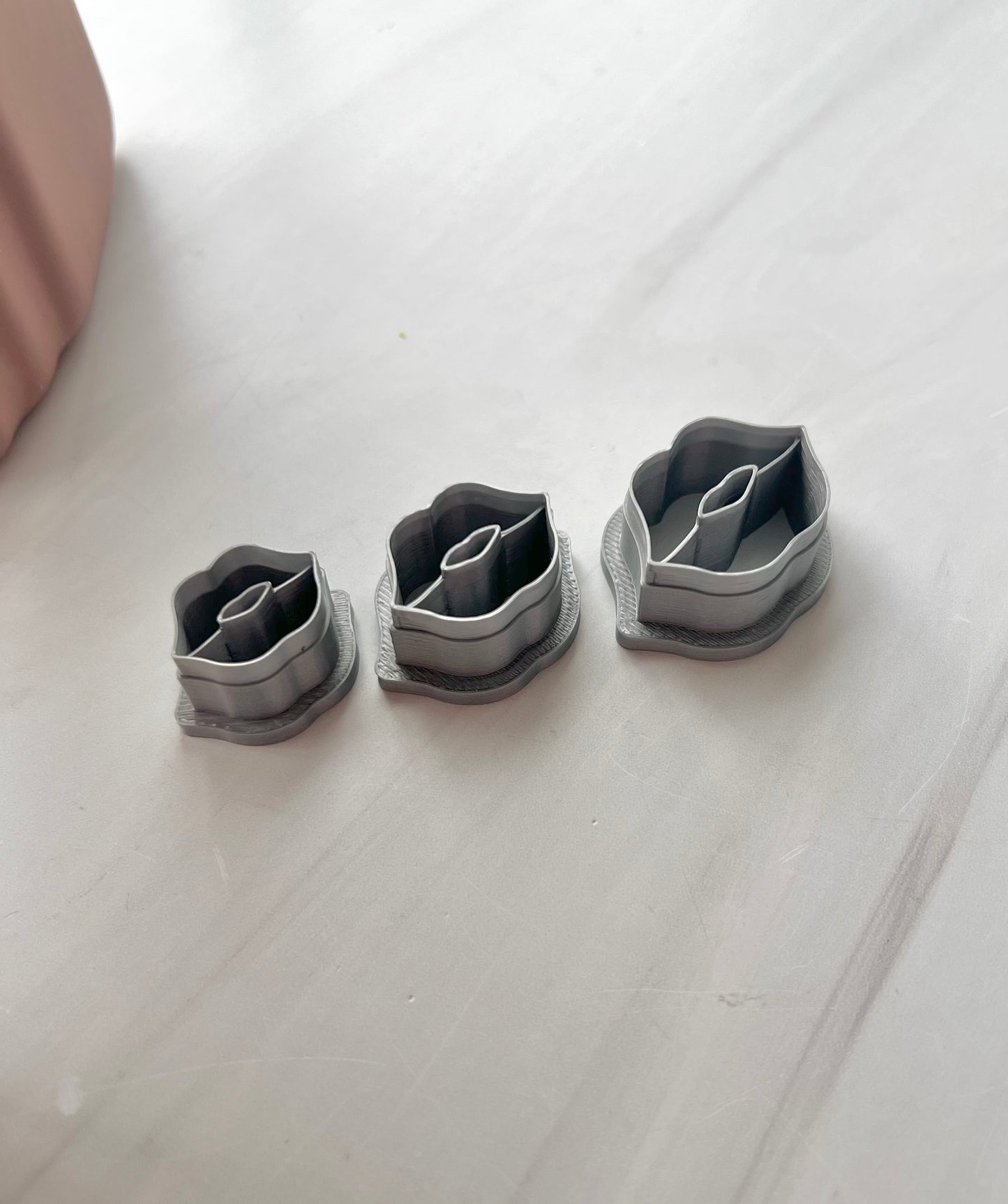 Embossed Lips Cutter