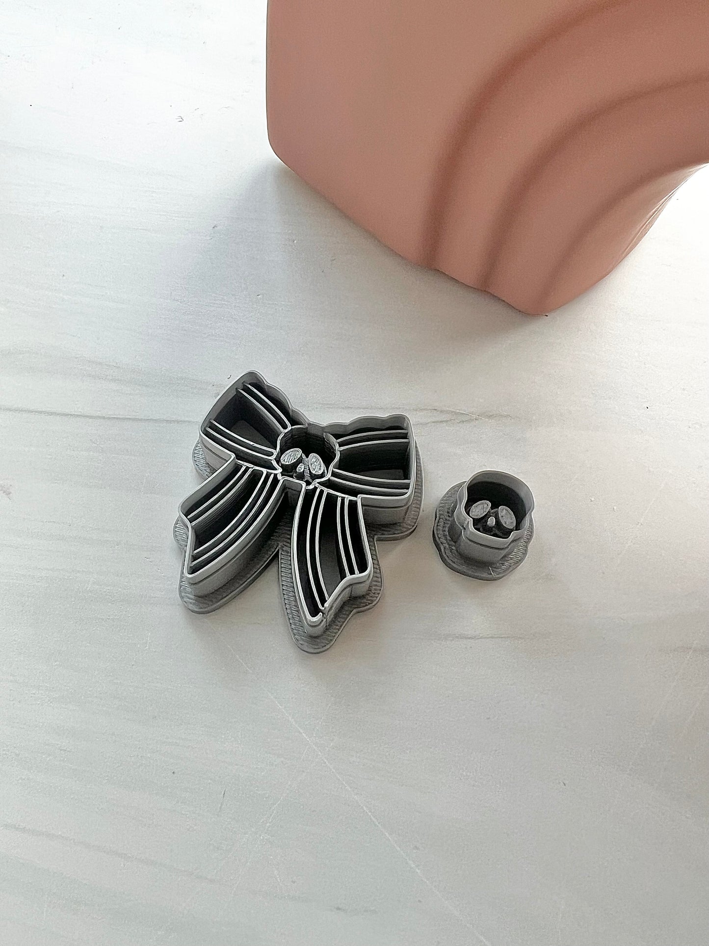 Skull Bow Cutter with Separate Skull