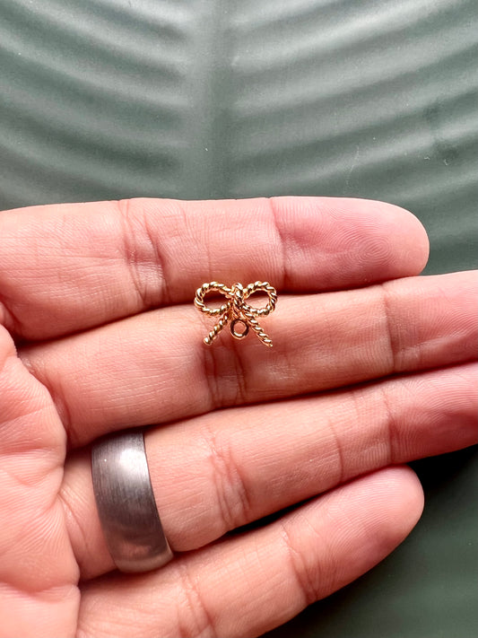 4pcs Gold Plated Bowknot Stud Posts with Connector