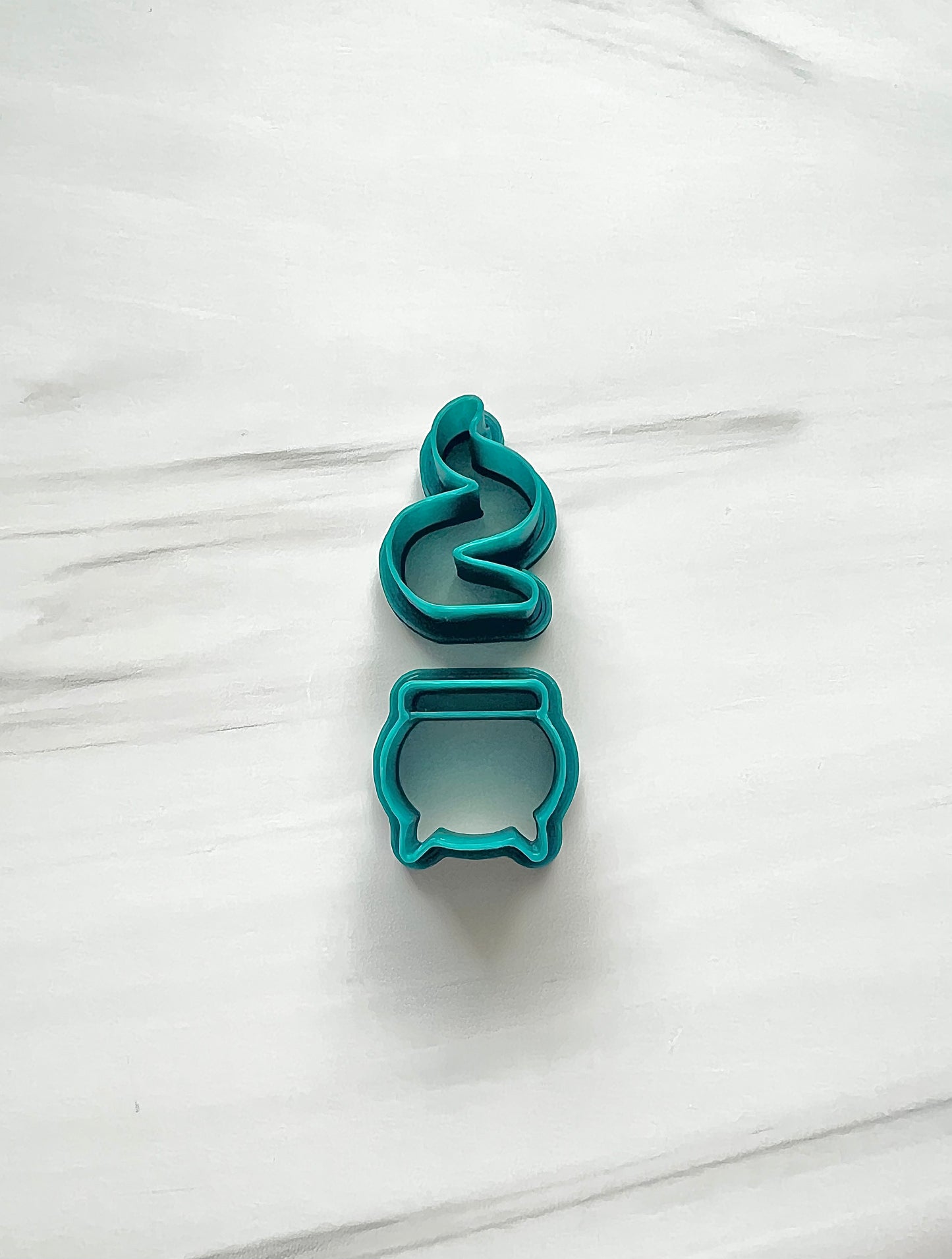 Cauldron with Smoke Cutter
