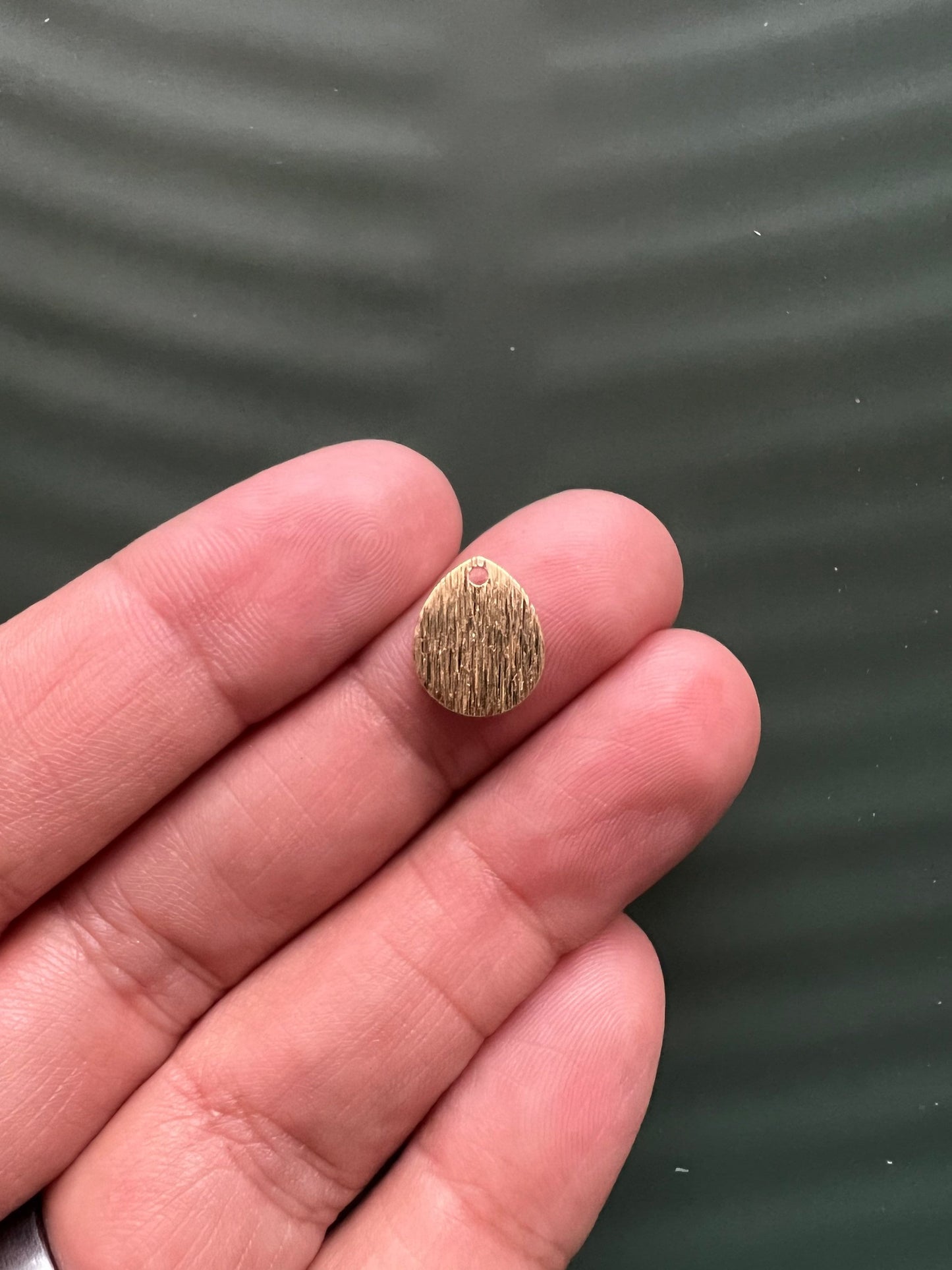 6pcs Small Brass Textured Drops