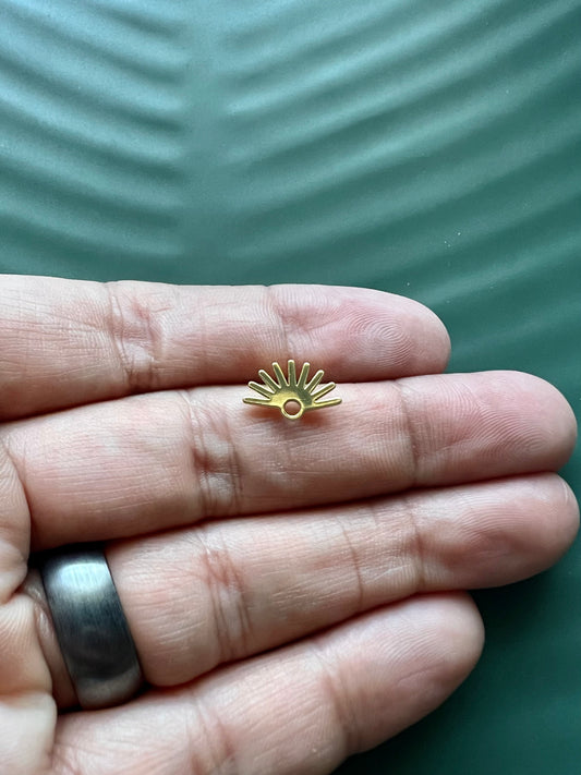 4pcs 18k Gold Plated Fan Stud Posts with Connector