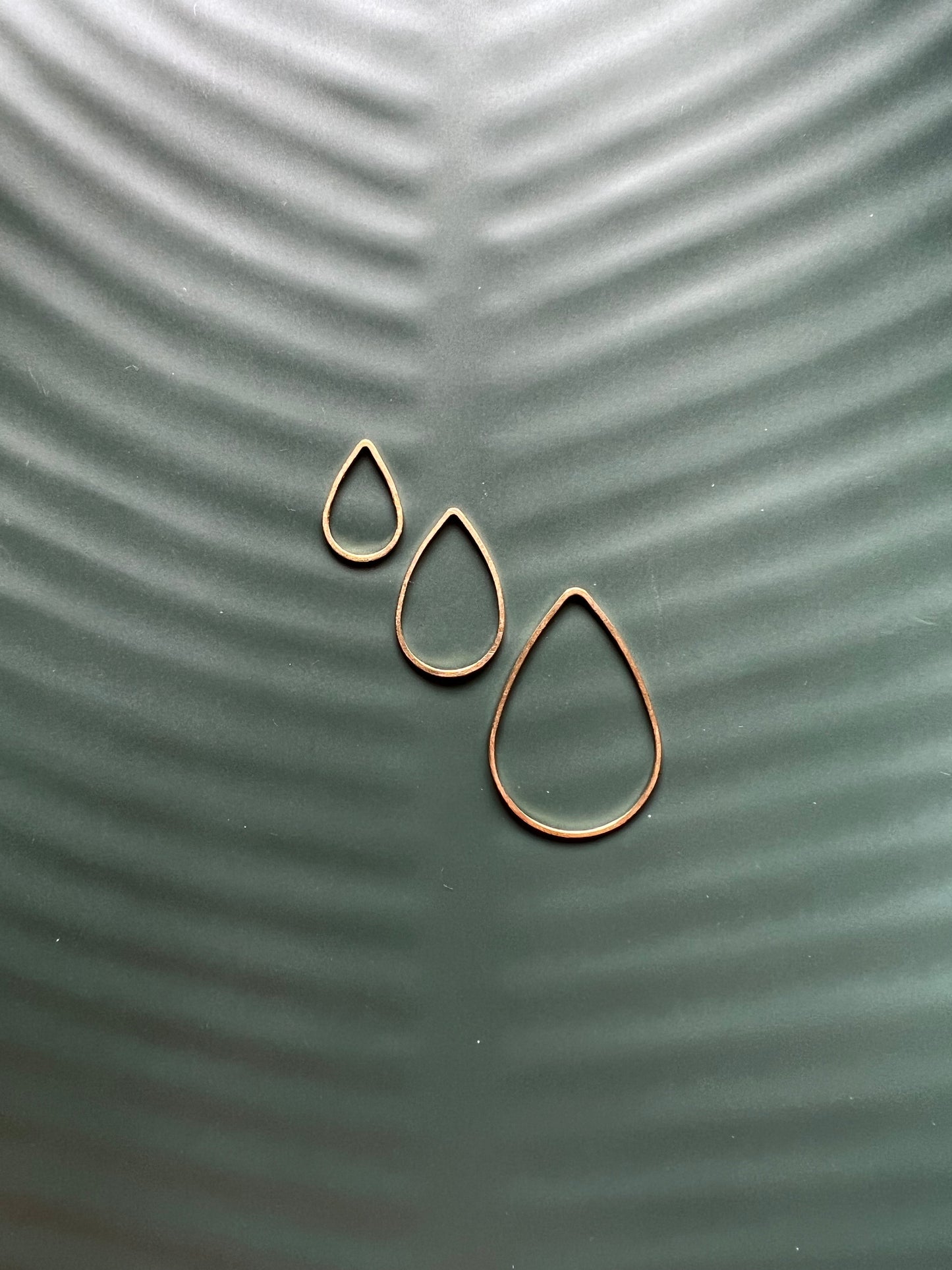 6pcs Brass Drops - Multiple Sizes
