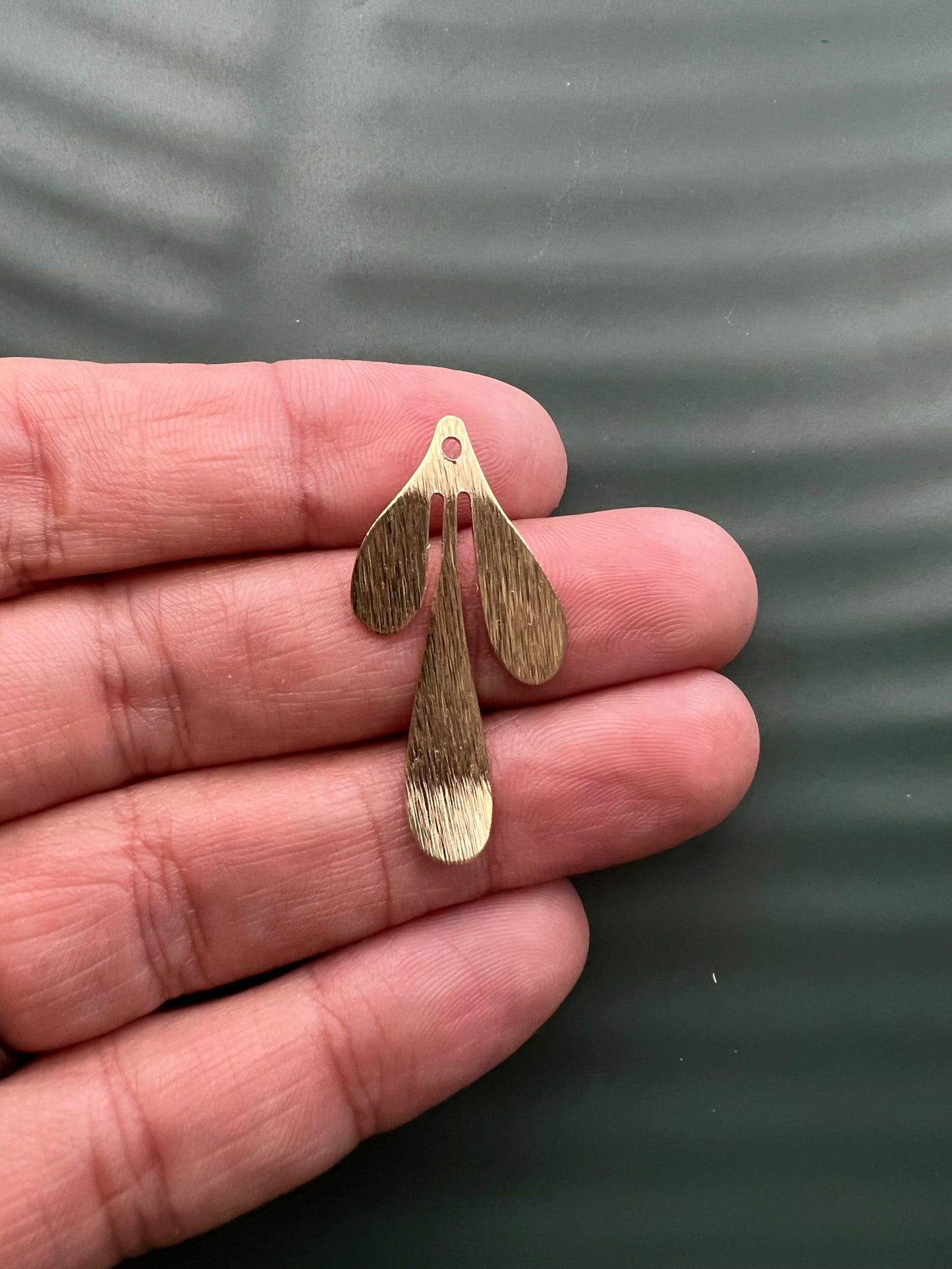 6pcs Brass Textured Teardrops
