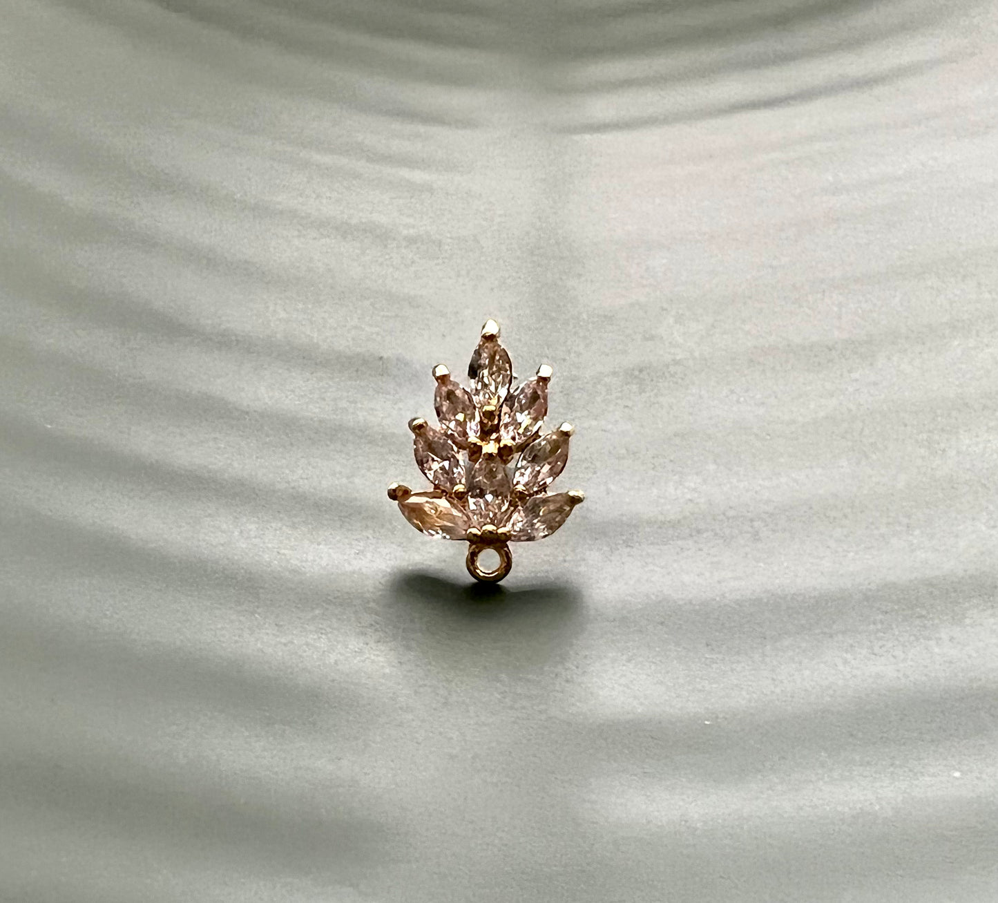 4pcs Cubic Zirconia Large Leaf Stud Posts with Connector