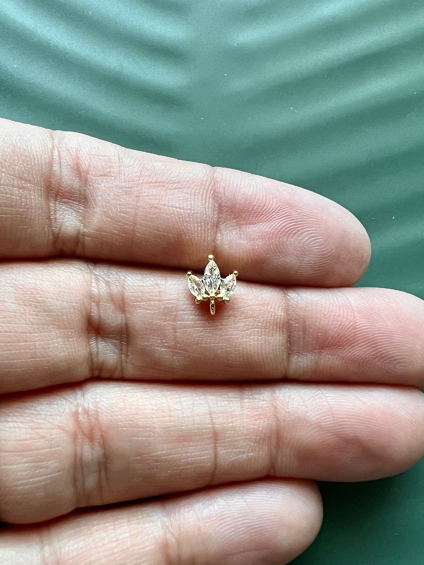 4pcs Three Prong Cubic Zirconia Stud Posts with Connector