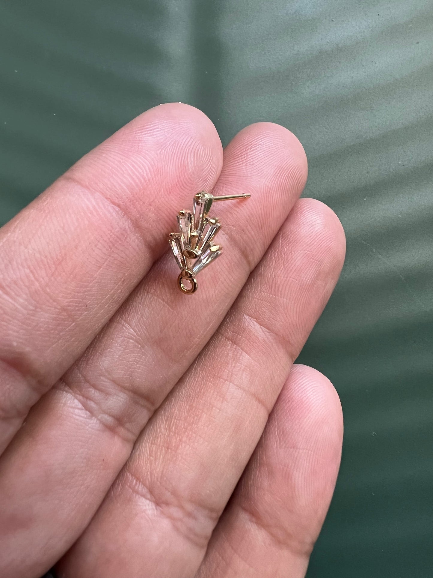 4pcs Cubic Zirconia Leaf Stud Posts with Connector