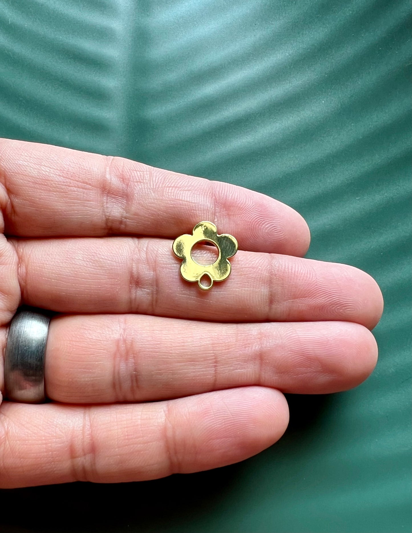 6pcs Gold Plated Daisy Stud Posts with Connector