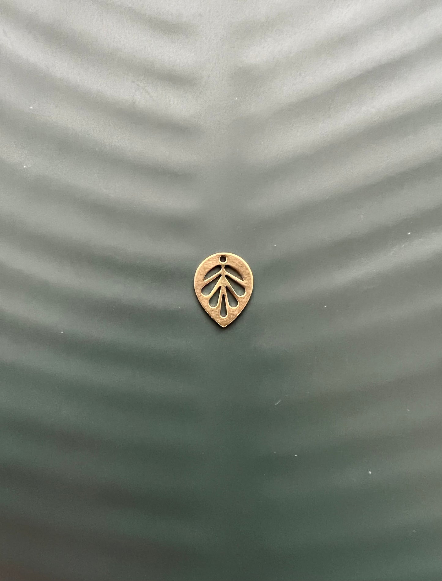 6pcs Brass Small Leaves